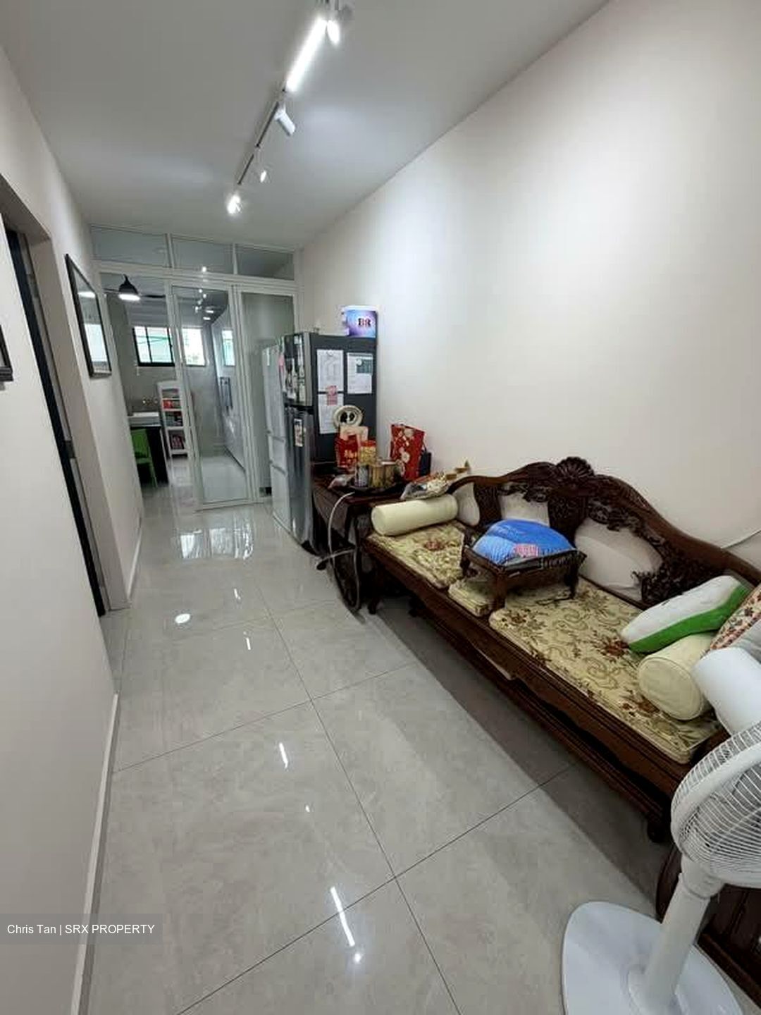 Flora Road (D17), Terrace #553593681